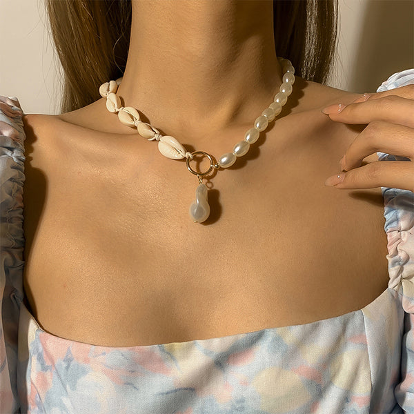 Seashell Pearl Beach White Necklace